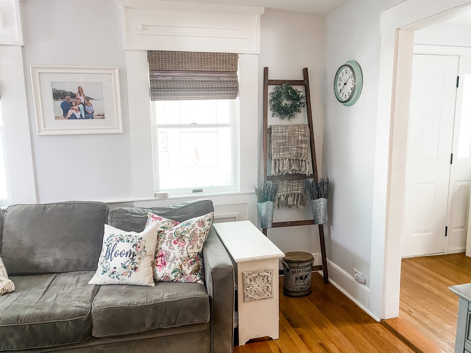 farmhouse living room